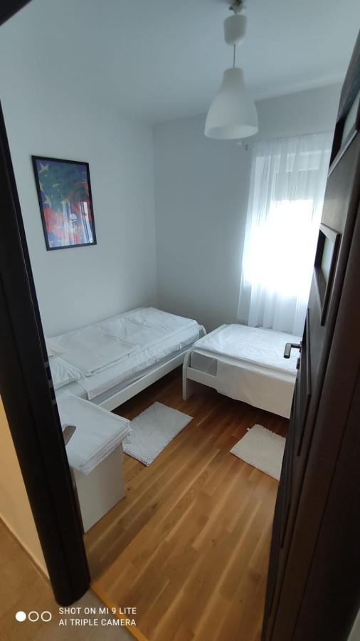 Apartmani Gavran Pirovac Kültér fotó