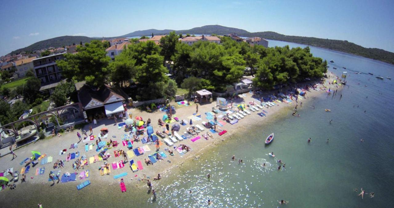 Apartmani Gavran Pirovac Kültér fotó
