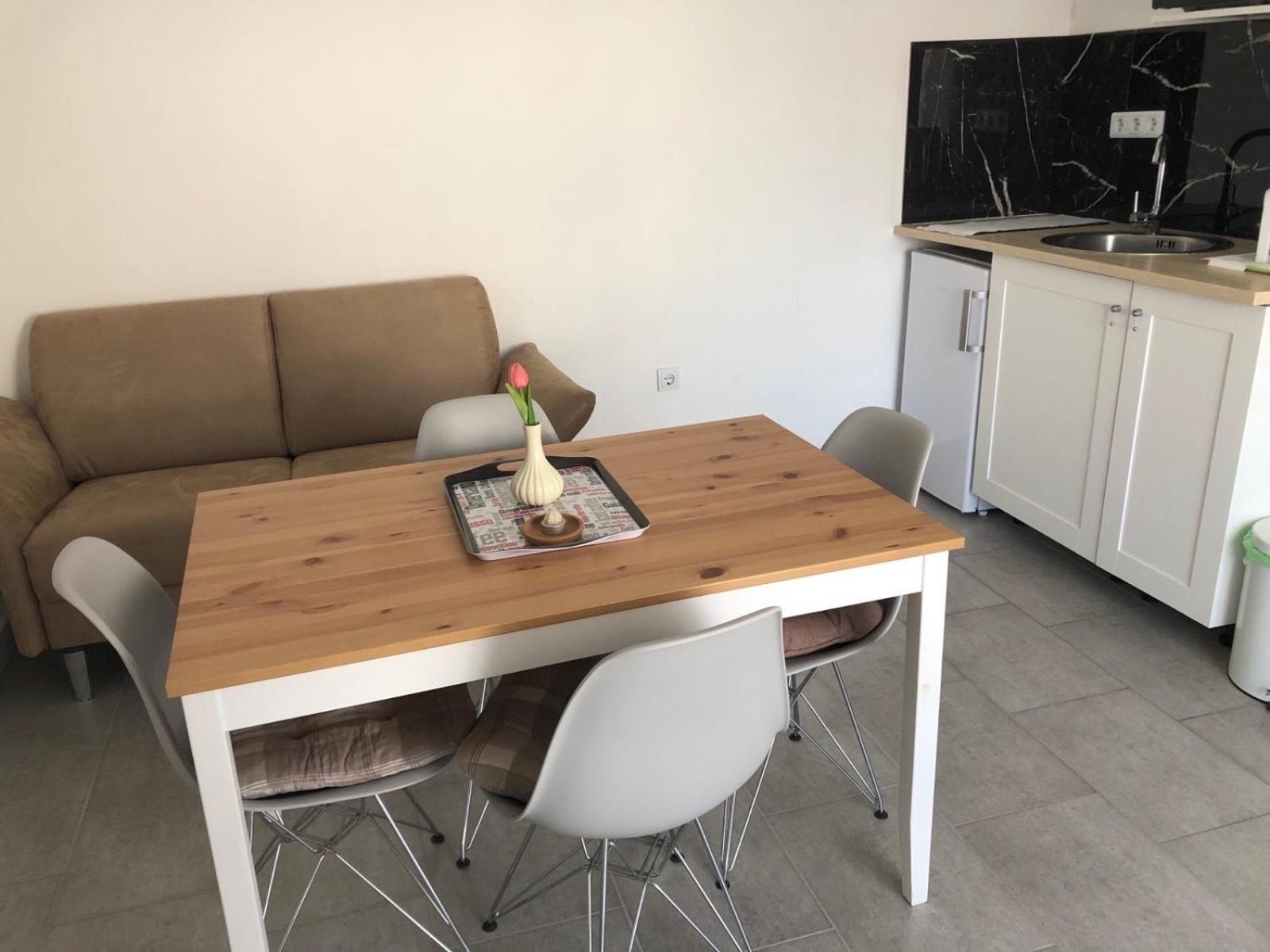 Apartmani Gavran Pirovac Kültér fotó