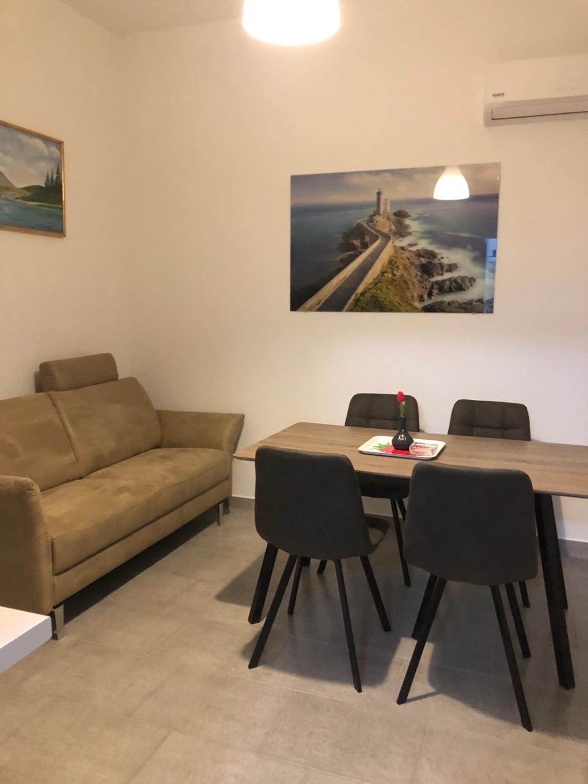 Apartmani Gavran Pirovac Kültér fotó